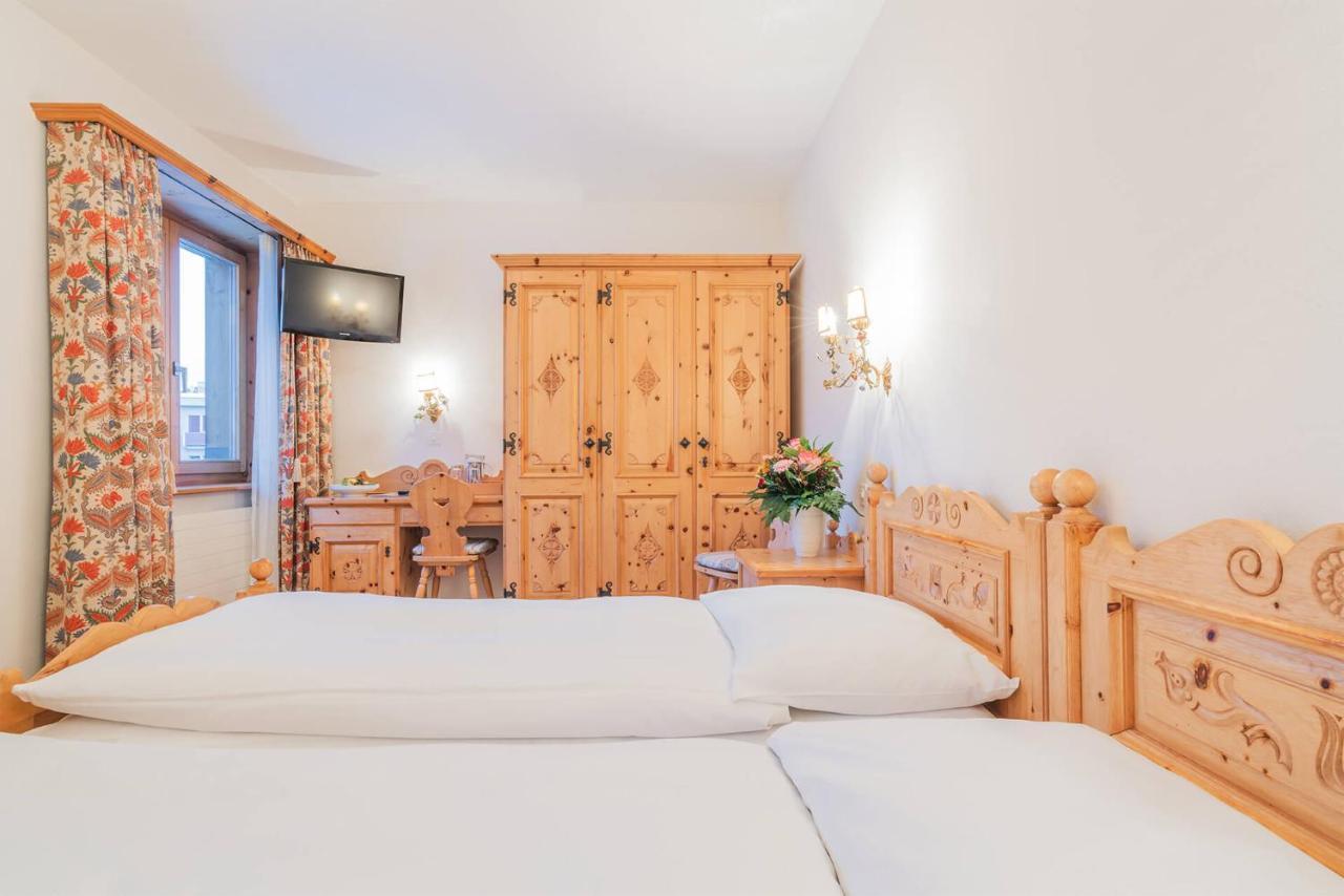 Hotel Corvatsch - Web Check-In เซนต์โมริตส์ ภายนอก รูปภาพ