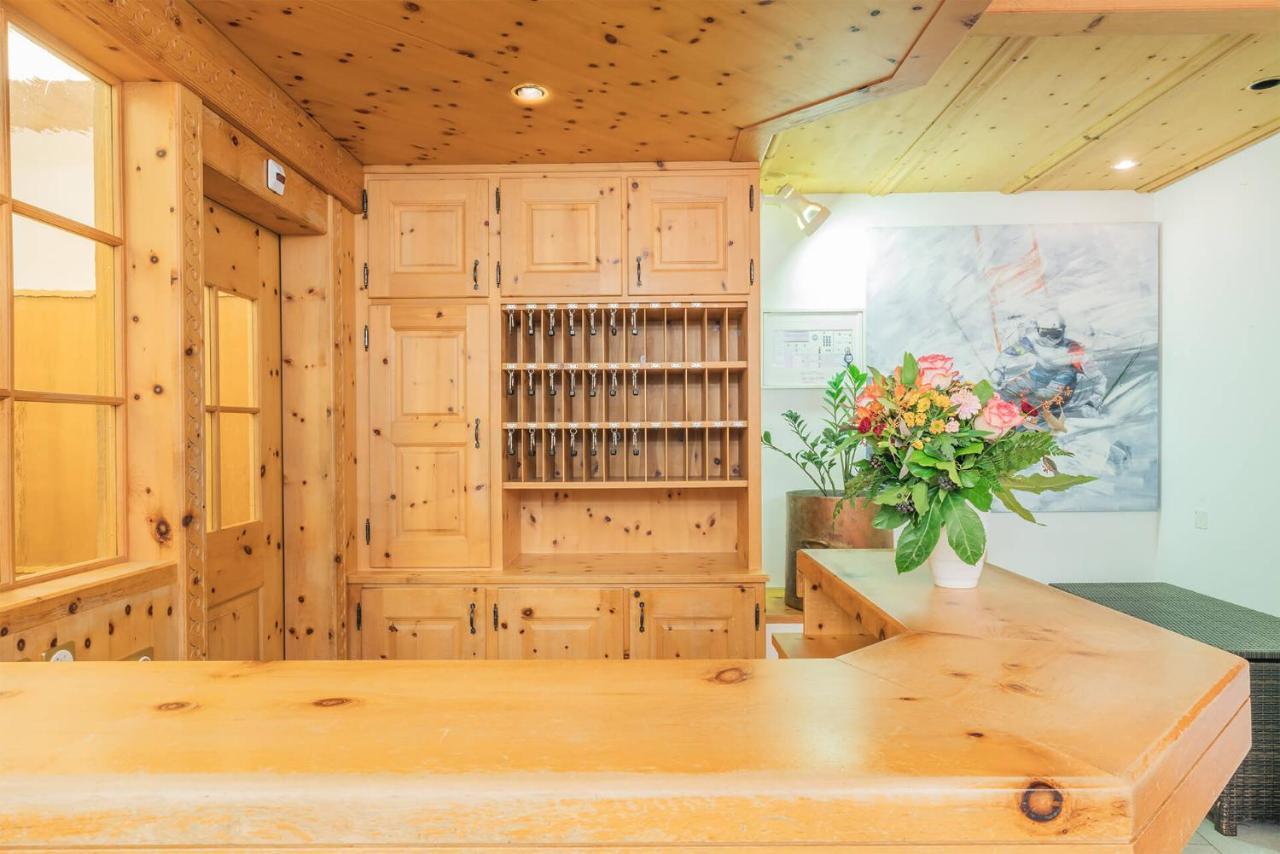 Hotel Corvatsch - Web Check-In เซนต์โมริตส์ ภายนอก รูปภาพ