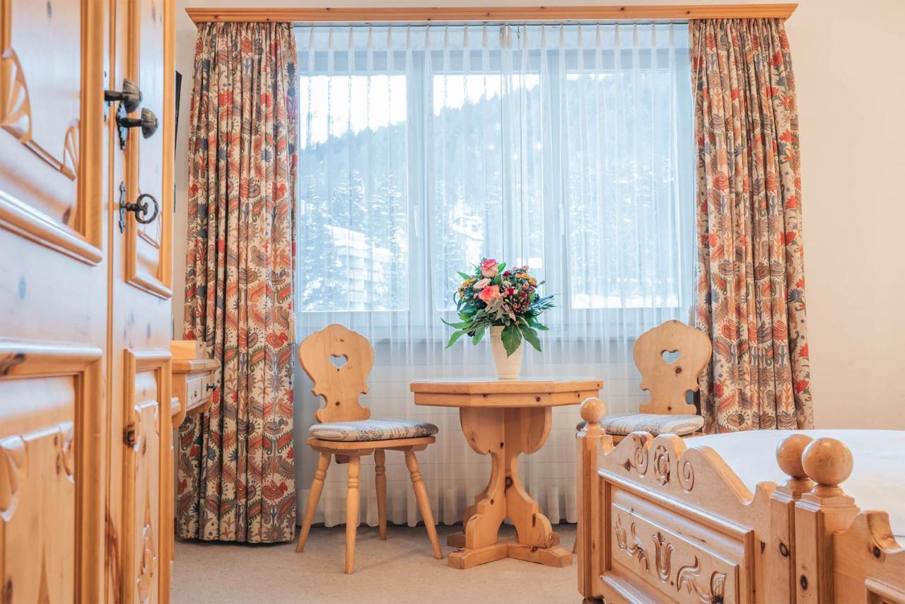 Hotel Corvatsch - Web Check-In เซนต์โมริตส์ ภายนอก รูปภาพ