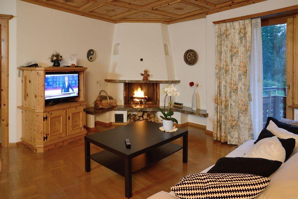 Hotel Corvatsch - Web Check-In เซนต์โมริตส์ ภายนอก รูปภาพ