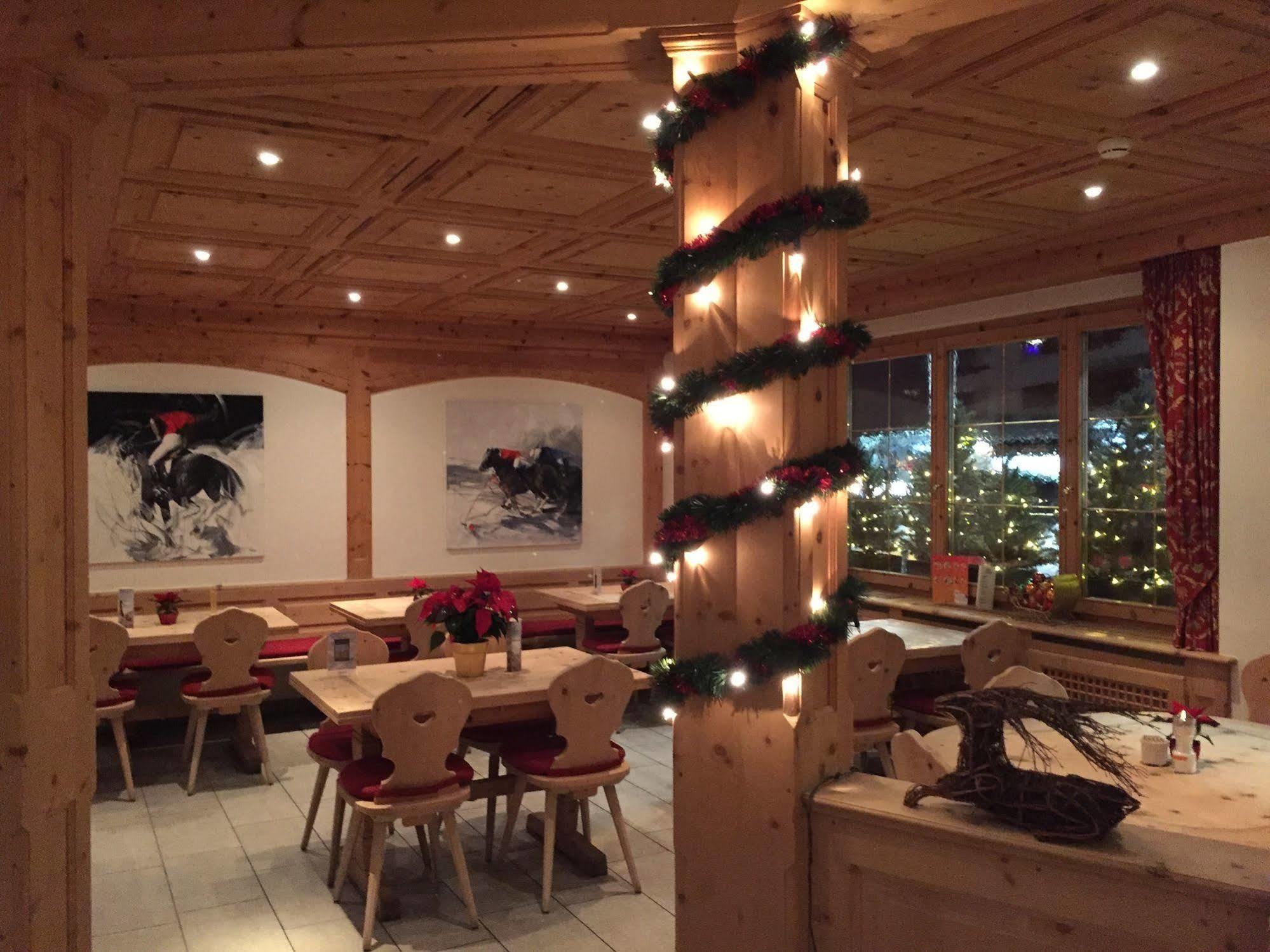 Hotel Corvatsch - Web Check-In เซนต์โมริตส์ ภายนอก รูปภาพ